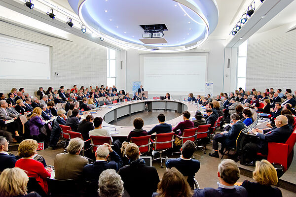 Conference Inaugurale de la Paris-Dauphine House of Finance avec Francois Villeroy de Galhau - 14/03/2015 Conference Inaugurale de la Paris-Dauphine House of Finance avec Francois Villeroy de Galhau - 14/03/2015